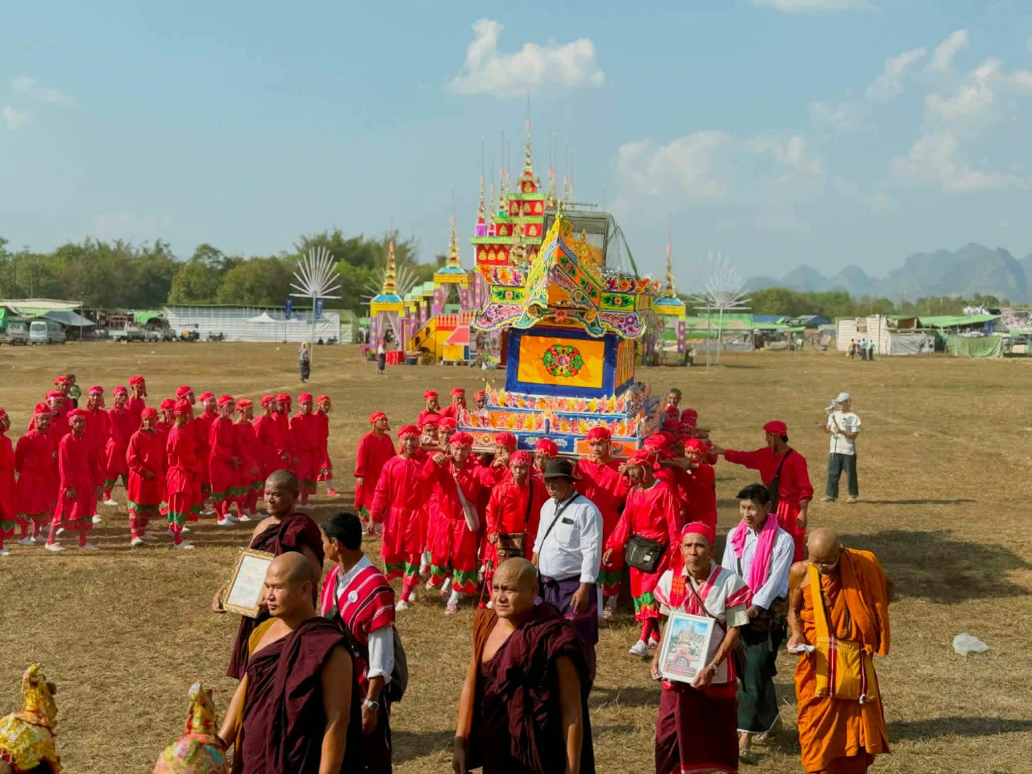 ကရင်ပြည်နယ်၊ ရွှေပြည်တောင်ကျောင်းဆရာတော် ဘဒ္ဒန္တစန္ဒိမာသာရ၏ အန္တိမအဂ္ဂိဈာပန အခမ်းအနား အောင်မြင်စွာ ကျင်းပပြီးစီး