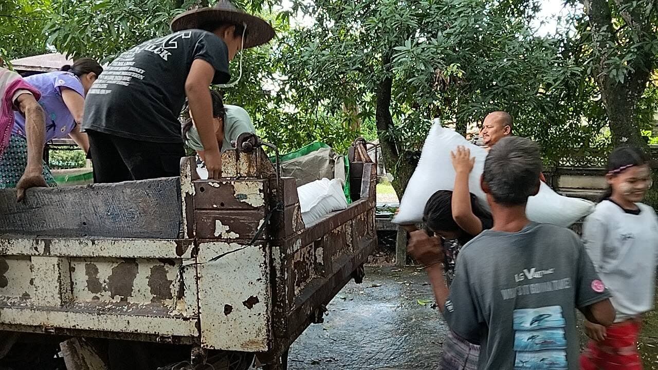 မြိုင်ကြီးငူအထူးဒေသ စုံနံ့သာမြိုင်ဆွေမြို့တော် ပြည်တော်ဝင်မိသားစု လုပ်အားဒါန ကုသိုလ်