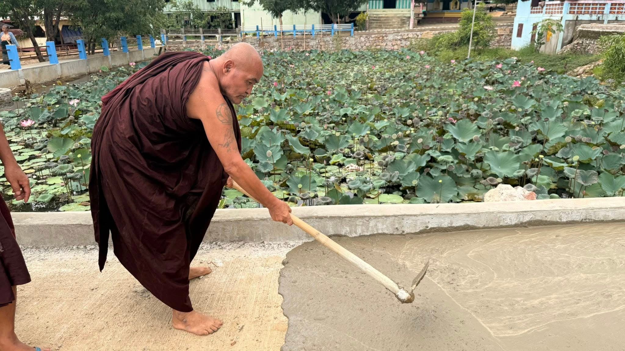 ရွှေပြည်အေးကျောင်း ကန်ပတ်လည်လမ်း (စင်္ကြံ) အလှူတော်မှတ်တမ်း။