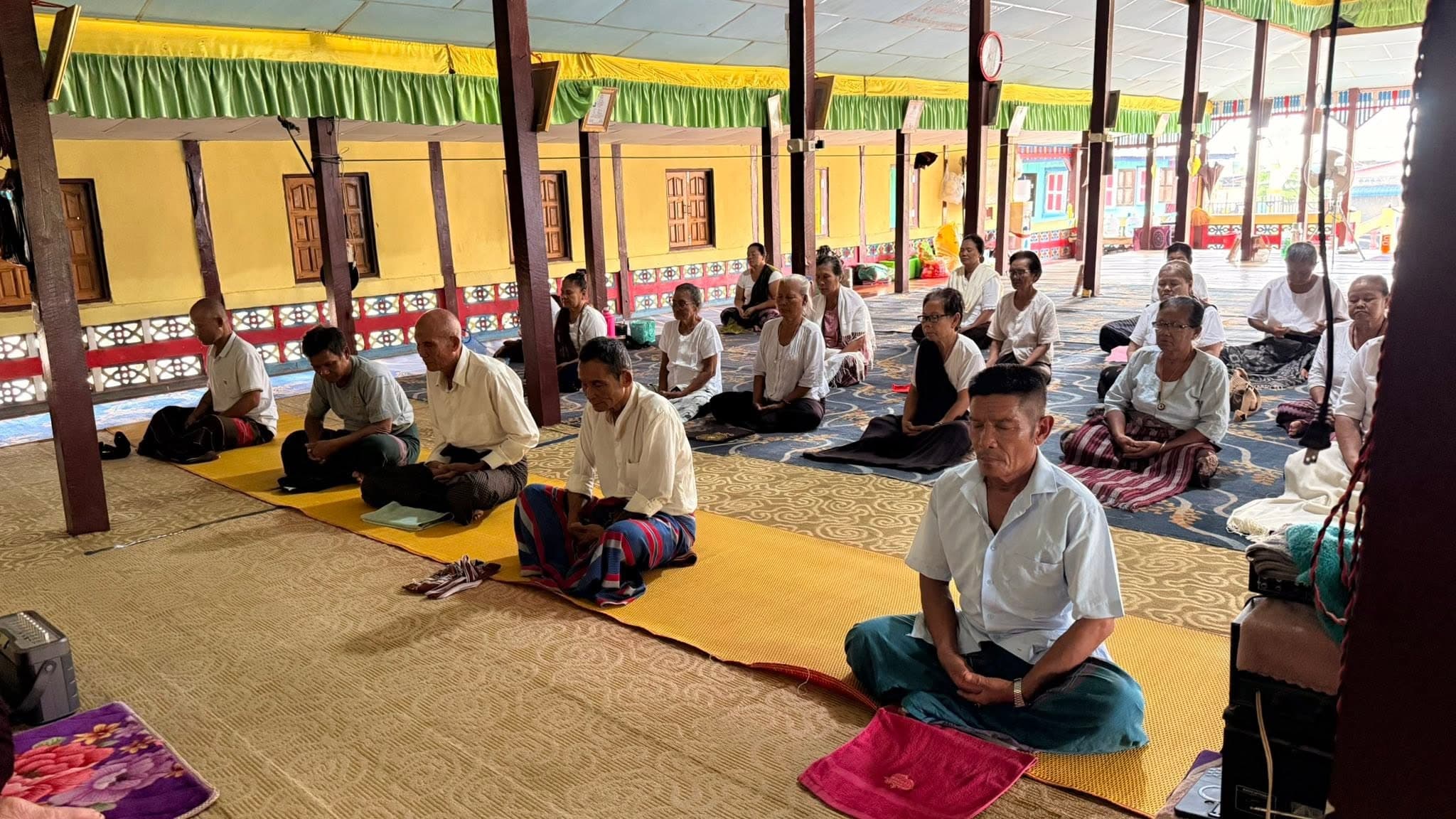 ကြည်နူးပီတိ မေတ္တာစမ်းရေဆမ်းပက်သလို အေးချမ်းရတဲ့ နေ့မြတ်တစ်နေ့