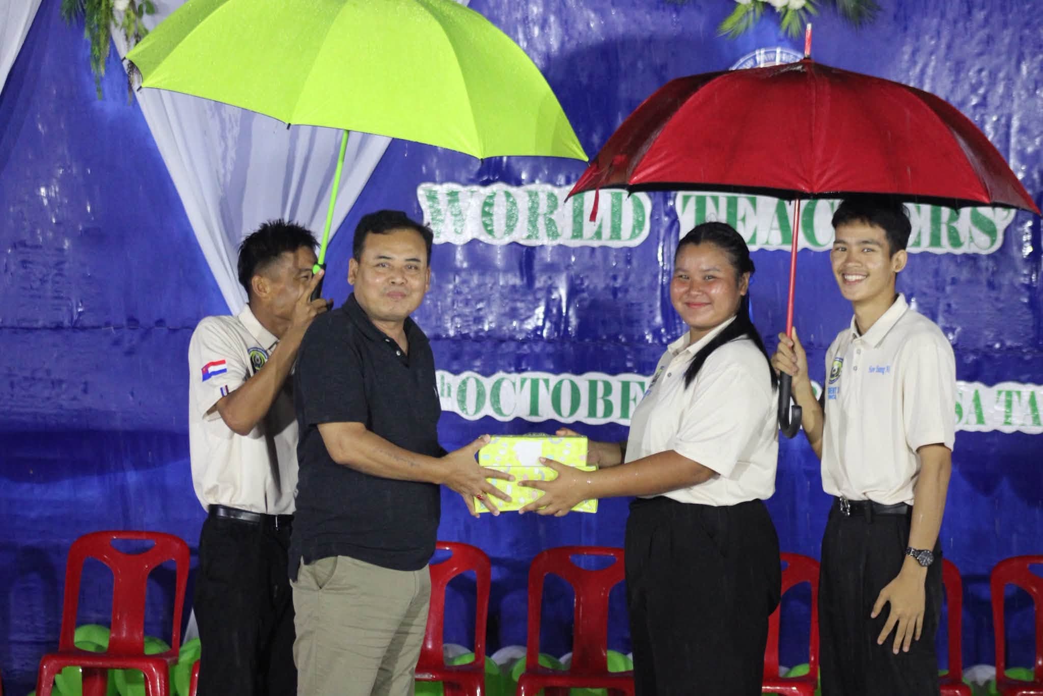 မြဝတီမြို့နယ်၊ သေ့ကတေကျေးရွာတွင် အောက်တိုဘာ ၅ ရက်နေ့က ကျင်းပခဲ့သည့် ကမ္ဘာ့ဆရာများနေ့ ( World Teacher’s Day )အခမ်းအနား